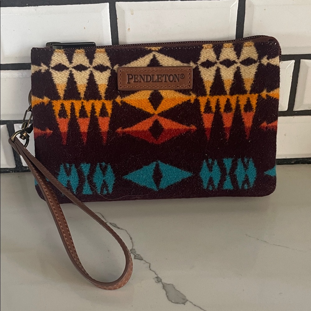 Pendleton Brown Southwest Pattern Wristlet With T… - image 1